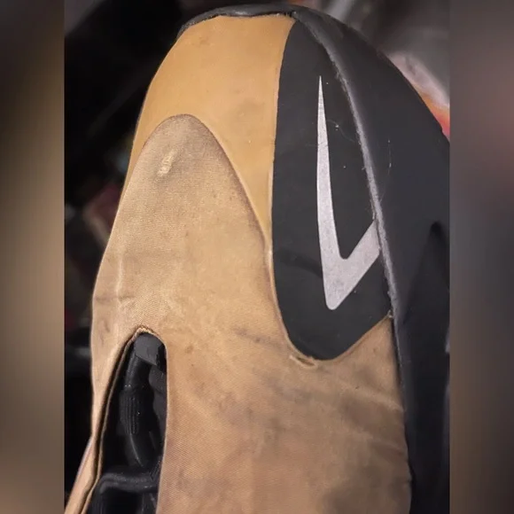 Yeezy 700 MNVN - Picture 6 of 9